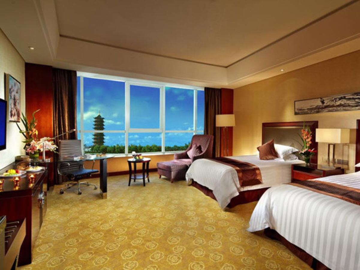 Jurong Yukun New Century Hotel Jiangsu Phòng bức ảnh
